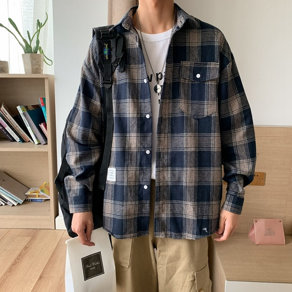 Καρό ανδρικό πουκάμισο σε δύο χρώματα με κλασικό κολάρο και τσέπη