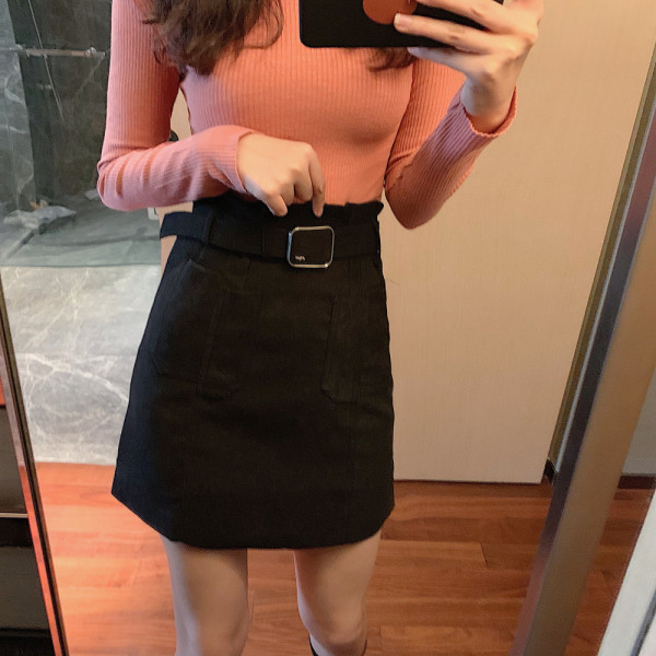 Rövid öko velúr szoknya magas derékkal és övvel bordó és fekete színben