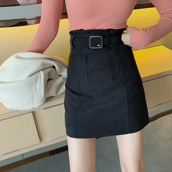 Rövid öko velúr szoknya magas derékkal és övvel bordó és fekete színben