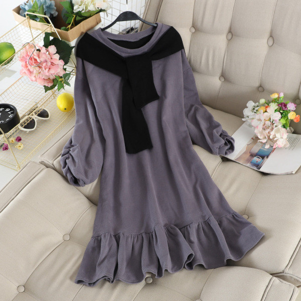 Lezser női ruha kerek nyakkivágással, három színben