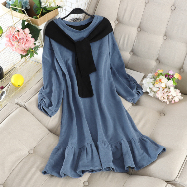 Lezser női ruha kerek nyakkivágással, három színben