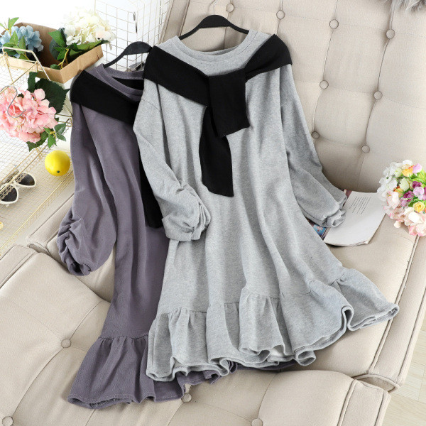 Lezser női ruha kerek nyakkivágással, három színben