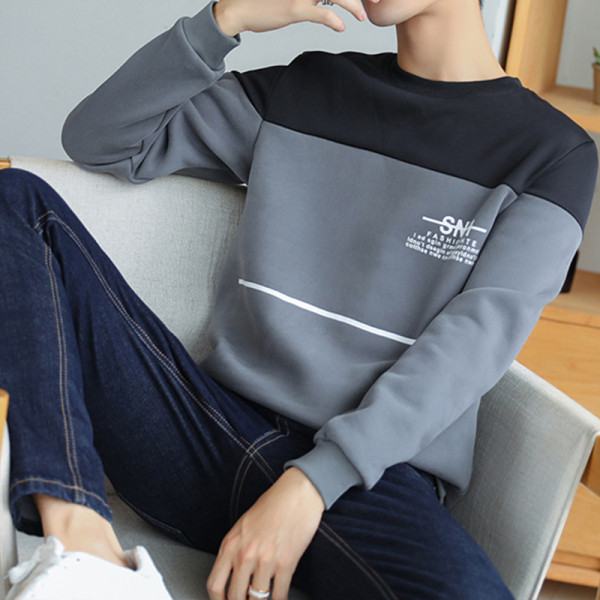 Modern férfi blúz három színben ovális nyakkivágással és feliratokkal