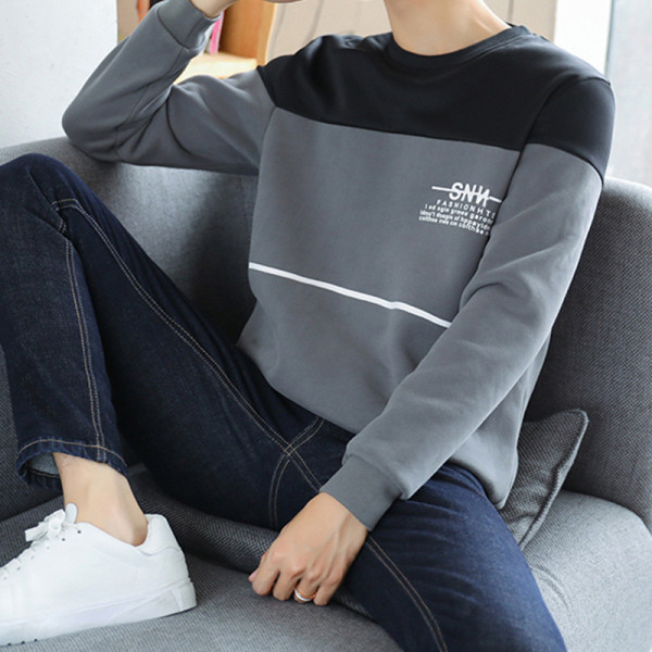 Modern férfi blúz három színben ovális nyakkivágással és feliratokkal