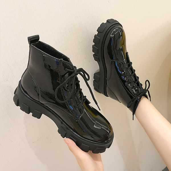 Stílusos női csizma eko bőrből, télre is