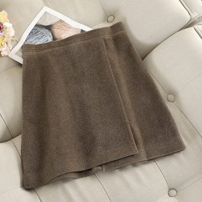 Μοντέρνα γυναικεία φούστα σε λευκό, μαύρο και καφέ χρώμα