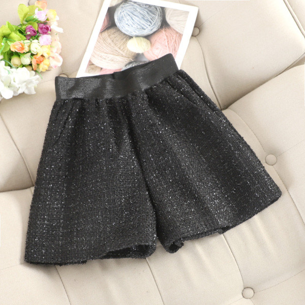 Stílusos női téli rövidnadrág fényes hatással sötétkék és fekete színben