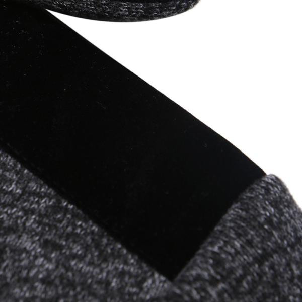 Alkalmi férfi pulóver kapucnival és szürke zsebbel