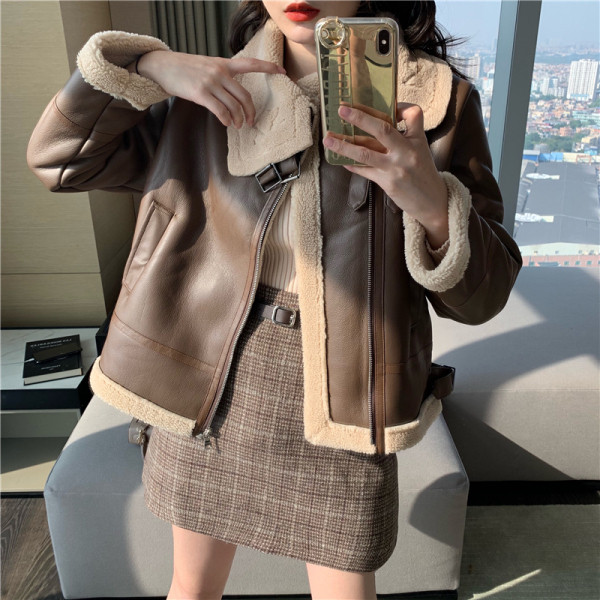 Rövid bőrkabát puha béléssel, barna és fekete színben