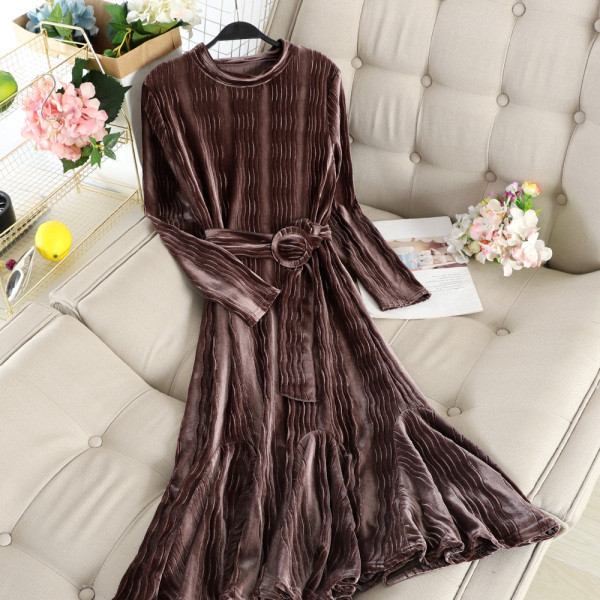 Stílusos női hosszú bársonyruha övvel, négy színben