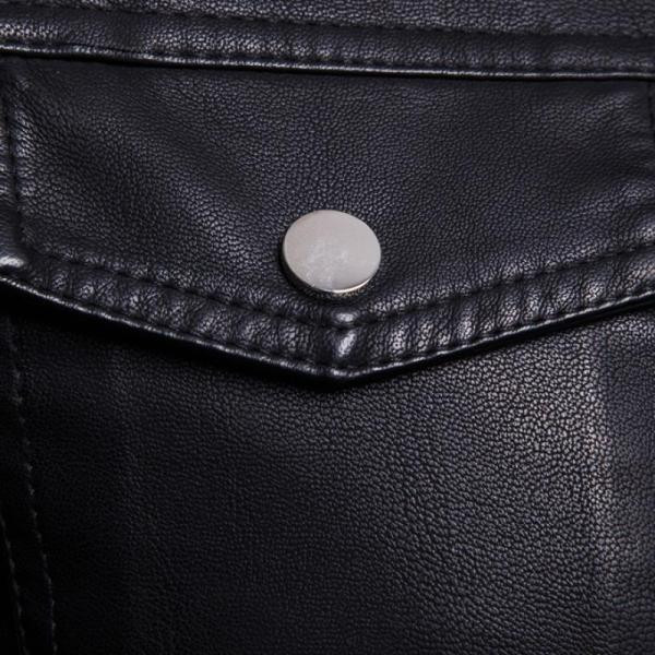 Modern férfi bőrdzseki zsebekkel és klasszikus gallérral fekete színben