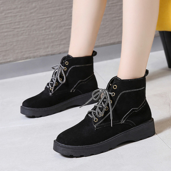 Velúr női csizma lapos talppal, télre is alkalmas