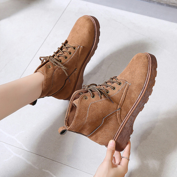 Velúr női csizma lapos talppal, télre is alkalmas