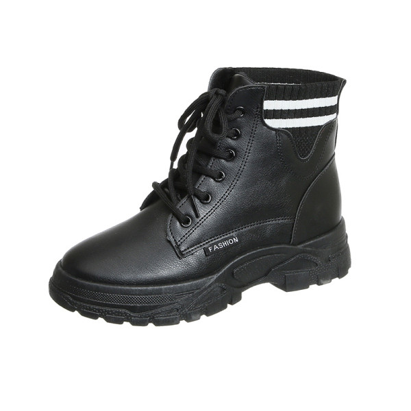 Sportos-alkalmi női csizma, eko bőrből készült lapos talppal