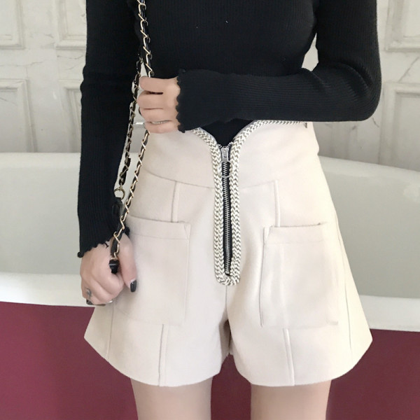 Rövidnadrág és széles nadrág magas derékkal és cipzárral