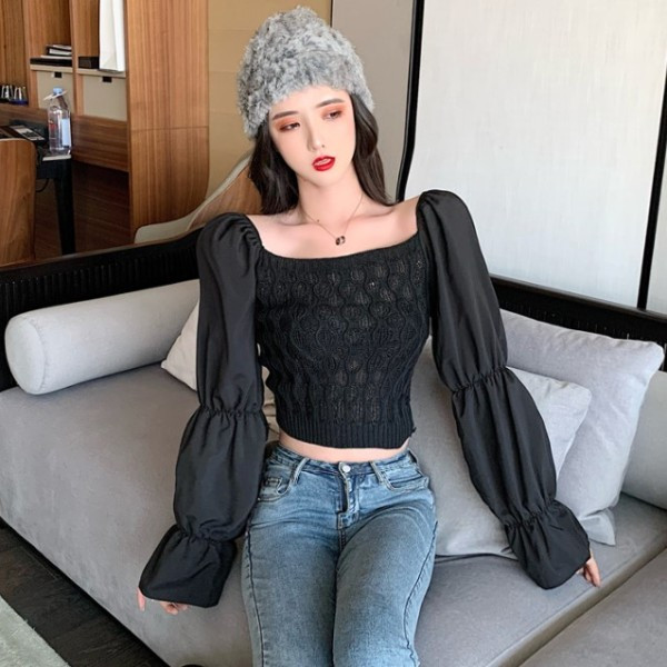 Rövid, testhezálló blúz négyzet alakú nyakkivágással és hosszú ujjakkal