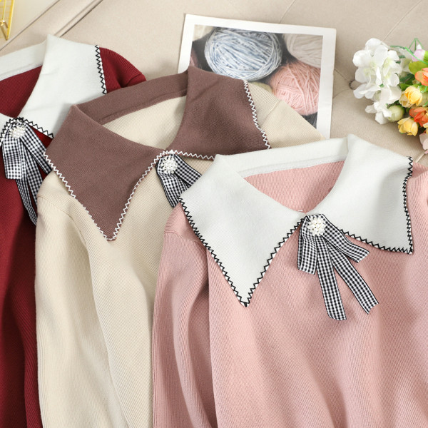 Modern női pulóver klasszikus gallérral és szalaggal