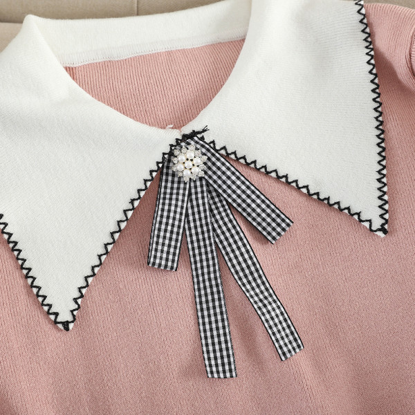 Modern női pulóver klasszikus gallérral és szalaggal