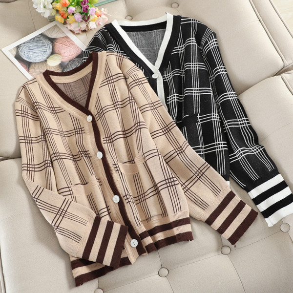 Vesta casual dama in carouri cu nasturi in negru si maro