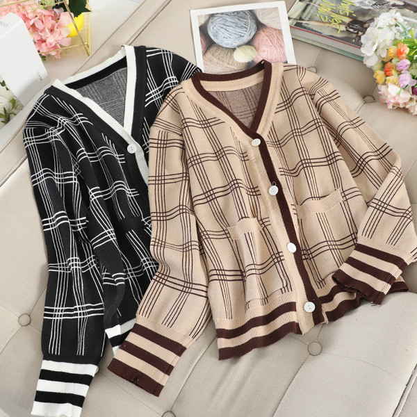 Vesta casual dama in carouri cu nasturi in negru si maro