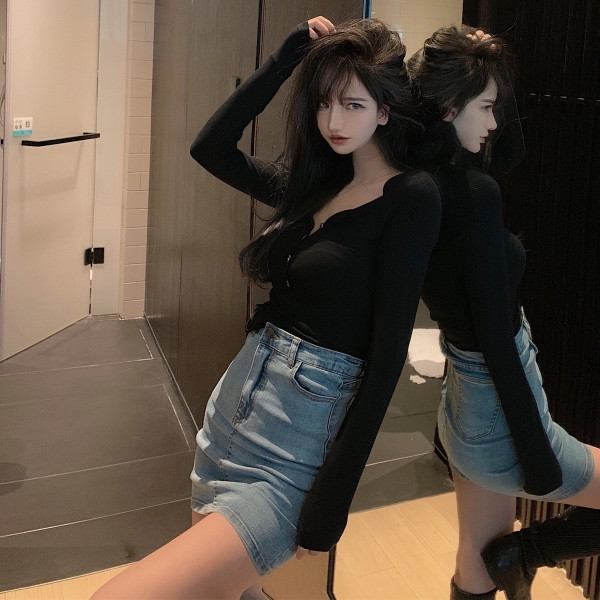 Bluză casual de damă cu nasturi de culoare gri și negru