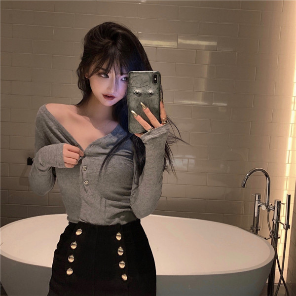 Bluză casual de damă cu nasturi de culoare gri și negru