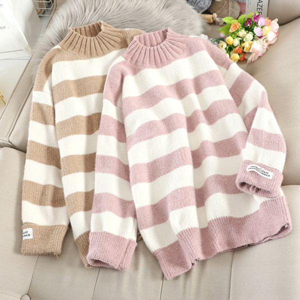 Ριγέ γυναικείο πουλόβερ με λωρίδες με ωοειδές λαιμόκοψη - διάφορα χρώματα