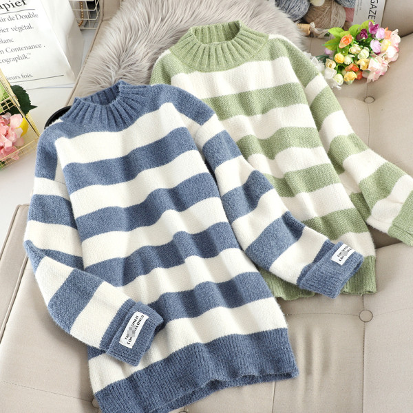 Ριγέ γυναικείο πουλόβερ με λωρίδες με ωοειδές λαιμόκοψη - διάφορα χρώματα