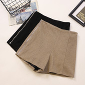 Női rövidnadrág két színben, cipzárral, magas derékkal