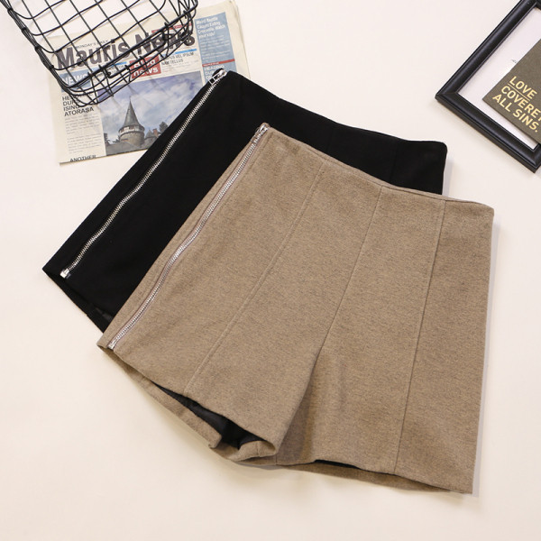 Női rövidnadrág két színben, cipzárral, magas derékkal