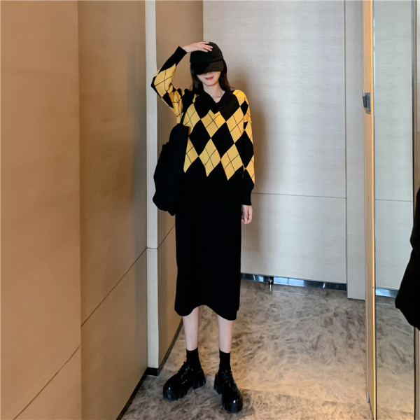 Női pulóver és hosszú szoknya szett