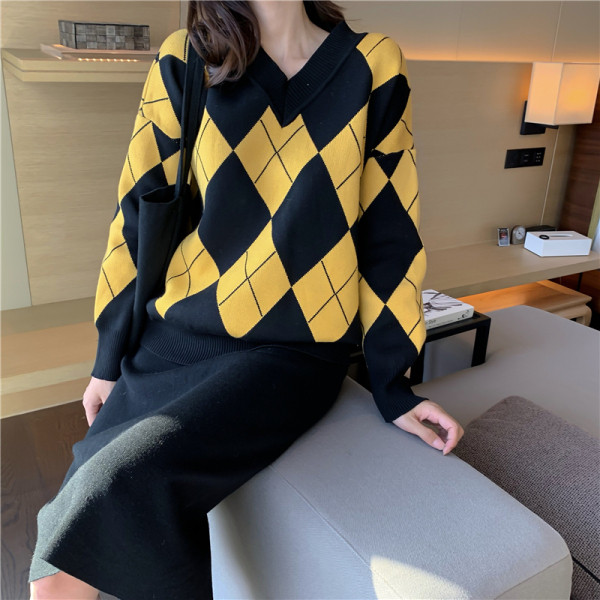 Női pulóver és hosszú szoknya szett