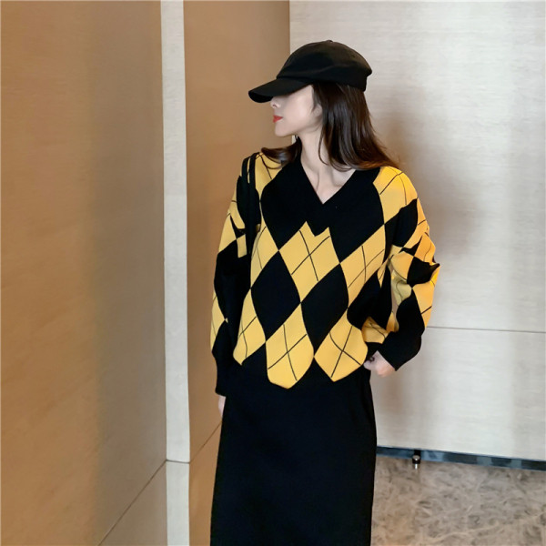 Női pulóver és hosszú szoknya szett