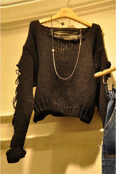 Μοντέρνο γυναικείο πουλόβερ με σκισμένα μοτίβα σε μαύρο χρώμα