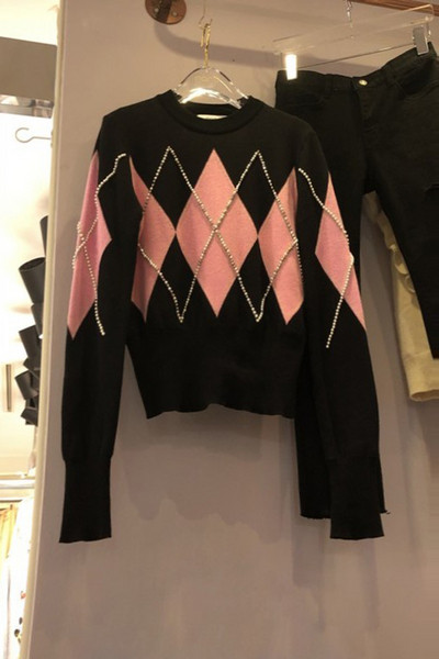 Modern női pulóver kerek nyakkivágással, télre is alkalmas