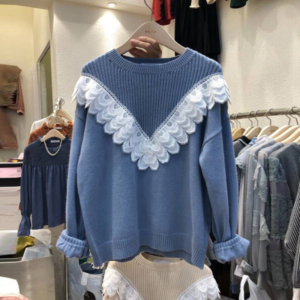 Modern női pulóver csipkével és kerek nyakkivágással