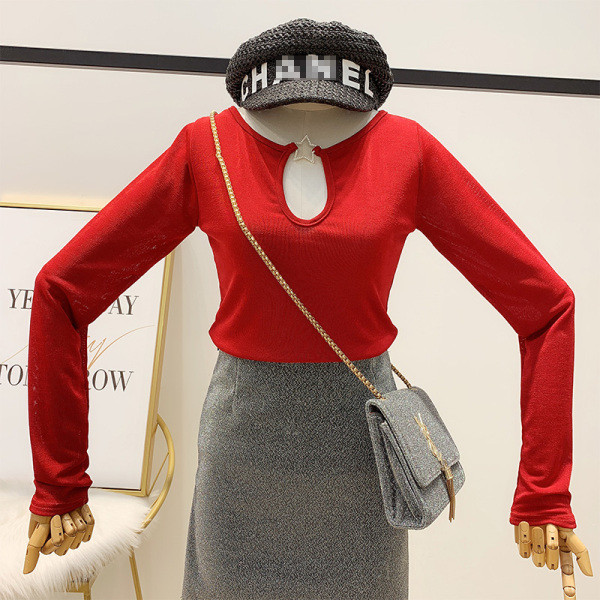 Piros, fekete és szürke fém elemes női blúz