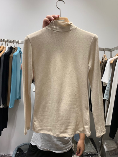 Női napi póló barna, fehér és bézs színben