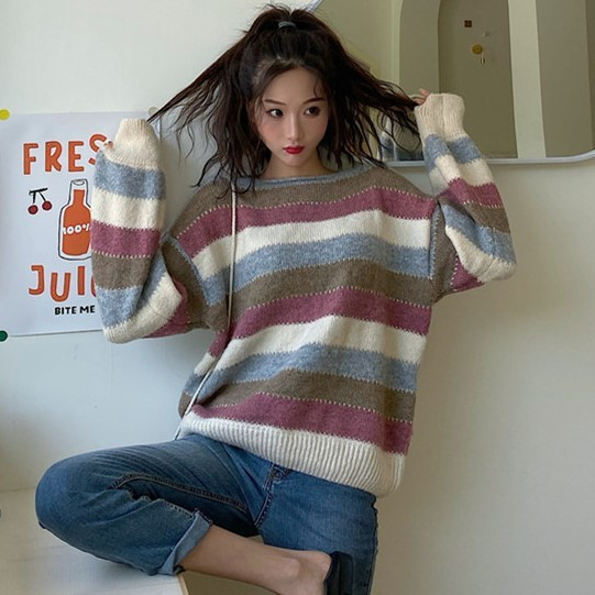 Női alkalmi csíkos pulóver ovális nyakkivágással
