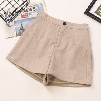 Női rövidnadrág négy színben, gombos, magas derekú