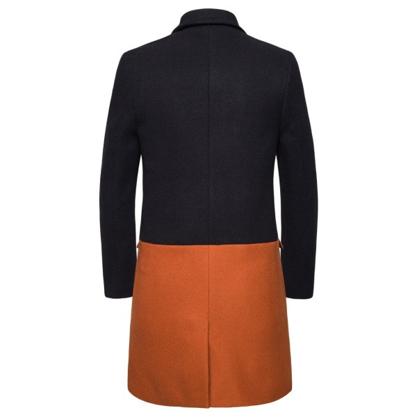 Elegáns férfi hosszú kabát zsebekkel és gombokkal, kék színben