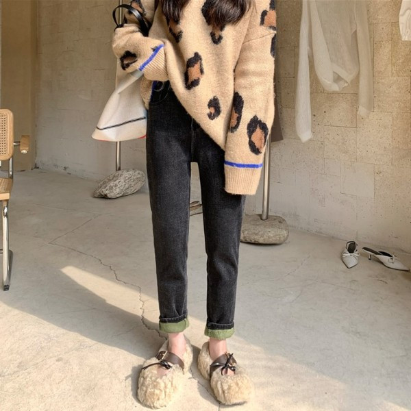 Női pehelypulóver állatmintás mintával