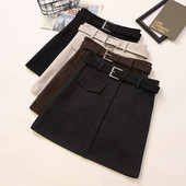 Aktuális női szoknya négy színben övvel és zsebbel