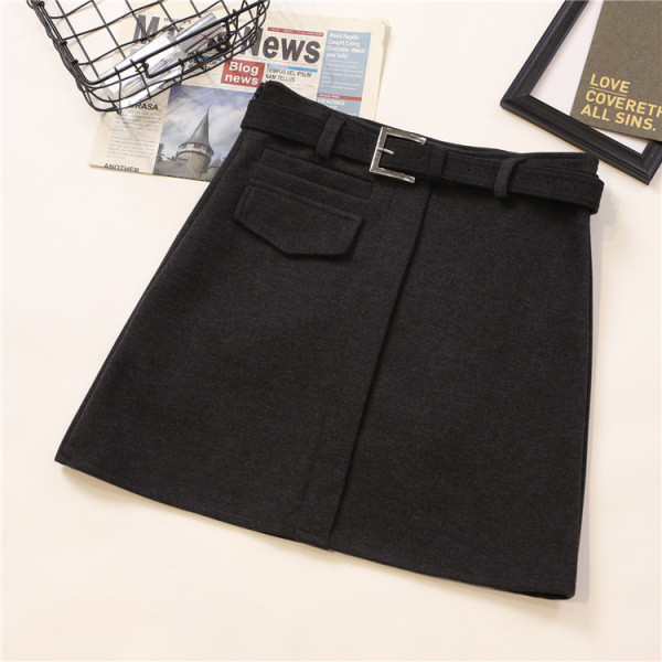 Aktuális női szoknya négy színben övvel és zsebbel