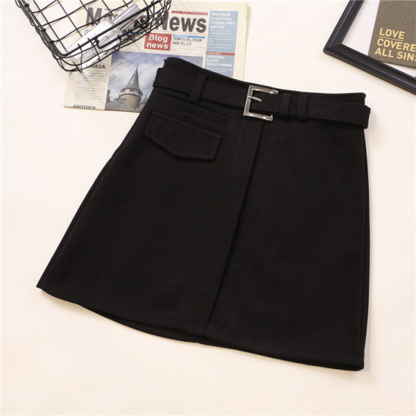 Aktuális női szoknya négy színben övvel és zsebbel