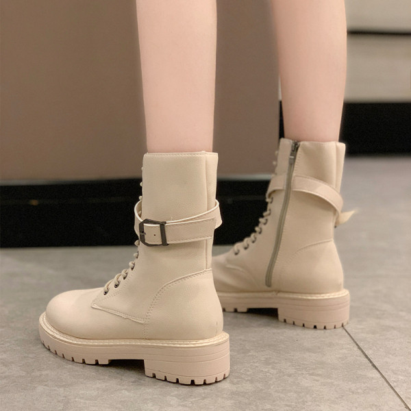 Női bőr téli tornacipő vastag talppal, fekete-fehér színben