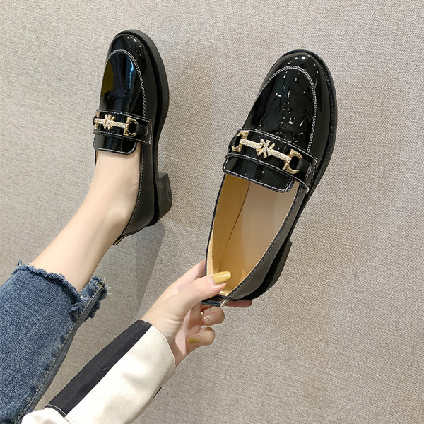 Női alkalmi cipő eko bőrből, lapos talppal több színben