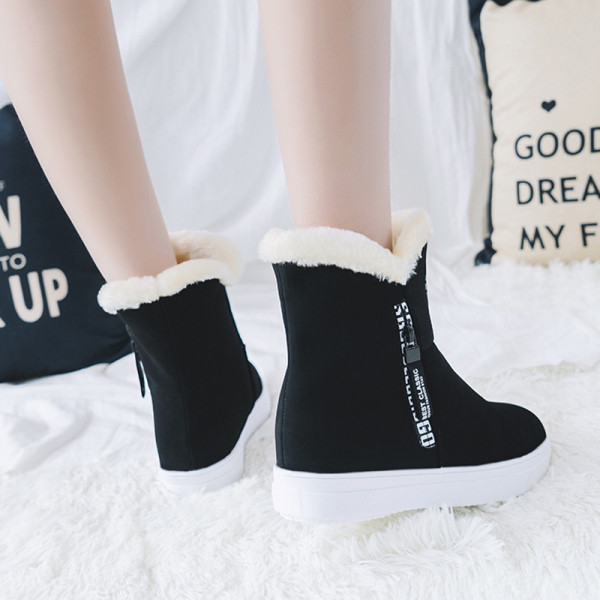 Női téli csizma puha béléssel, fekete és piros színben