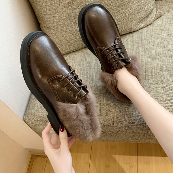 Női téli cipő lapos talppal és puha béléssel