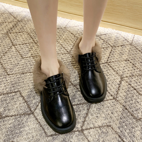Női téli cipő lapos talppal és puha béléssel
